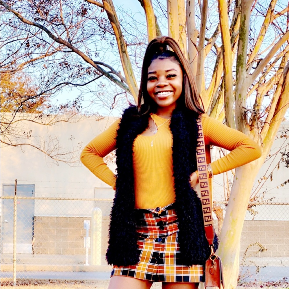 Meet your Posher, Rolonda